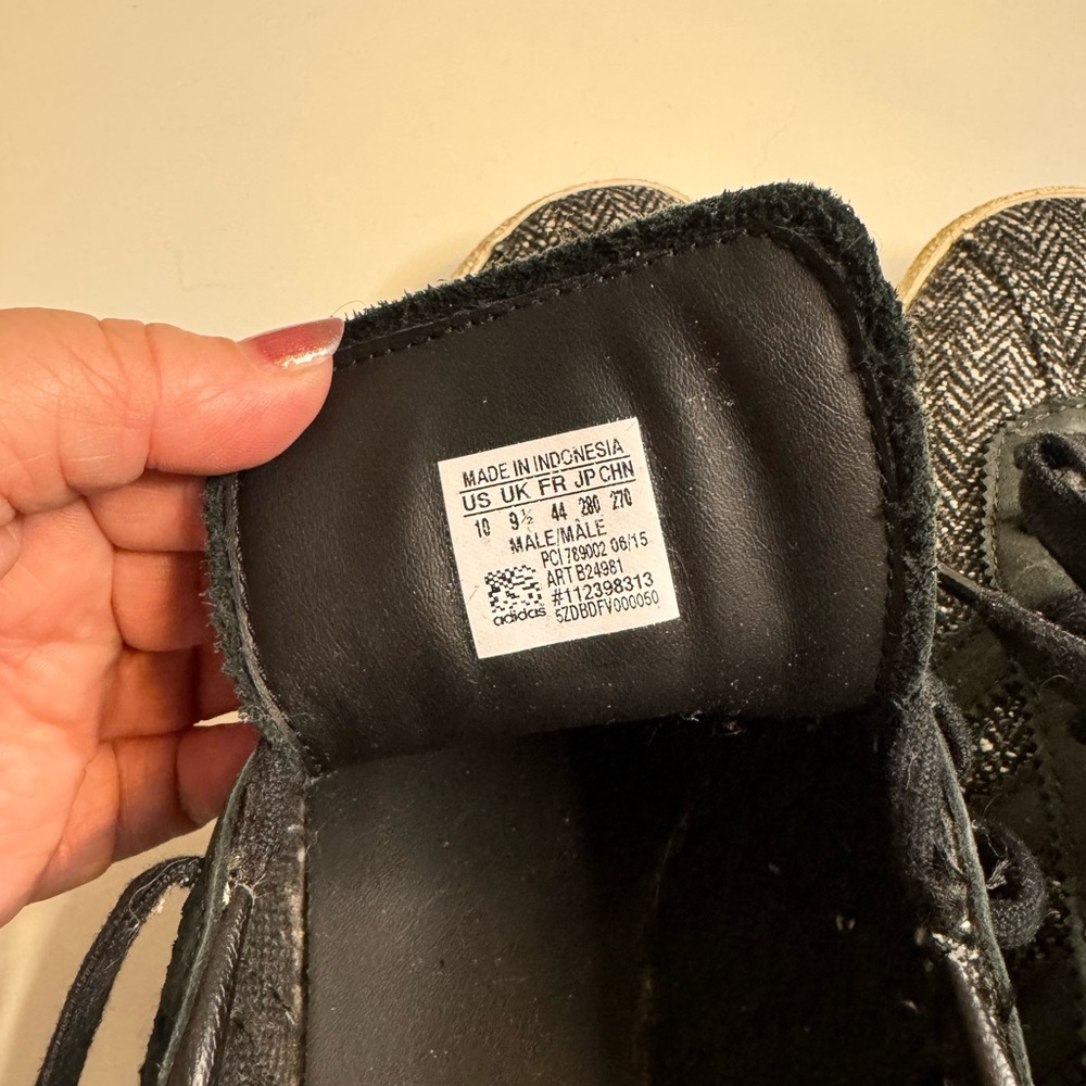 Tweed Adidas - Picture 2 of 2